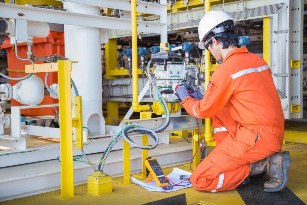 electrical and instrument technician maintenance electric system at oil and gas processing platform